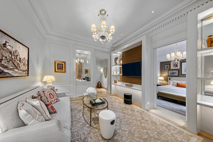 Room 71 of 202