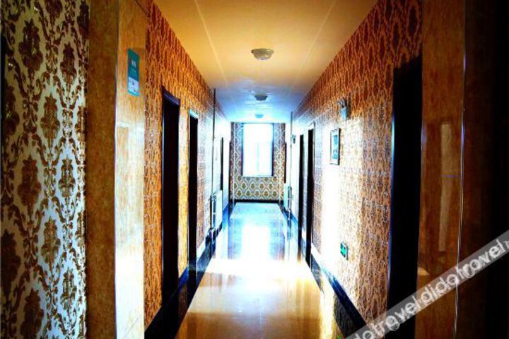 Hotel Interior 10 of 27