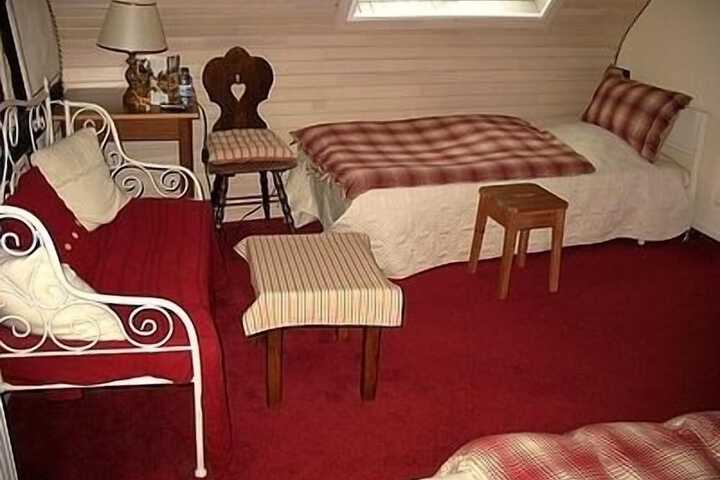 Room 15 of 33