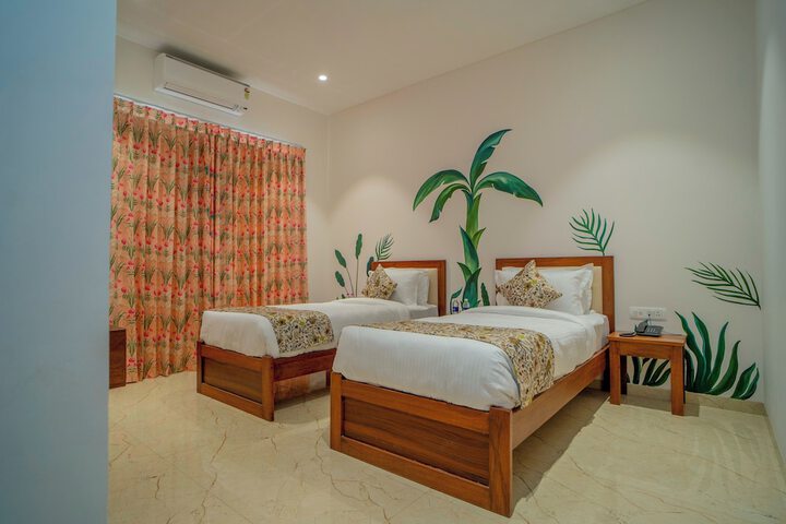 Room 12 of 92