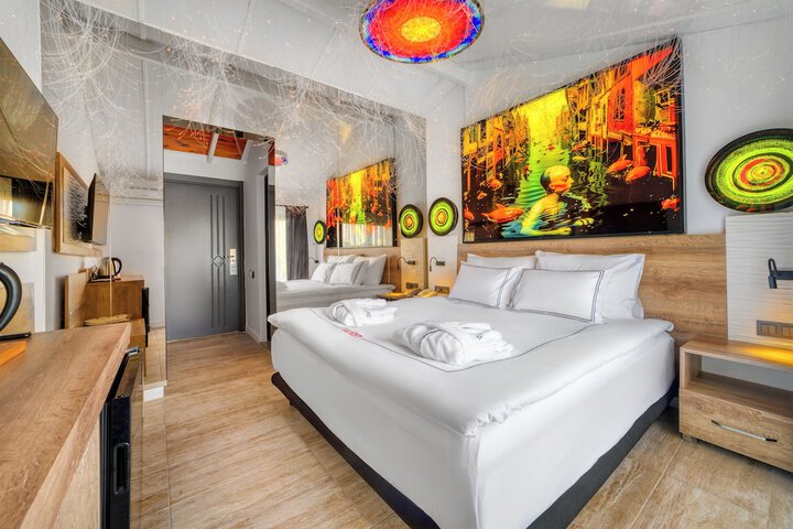 Room 15 of 87