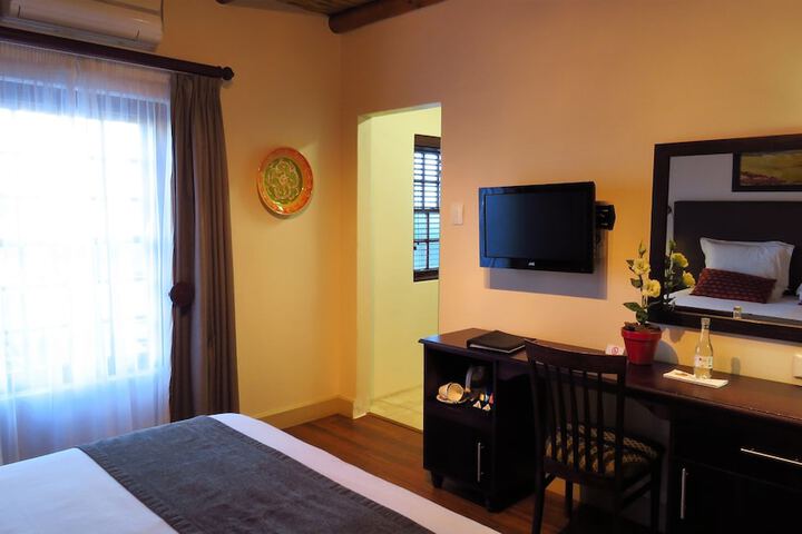Room 10 of 36