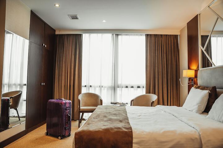 Room 95 of 342