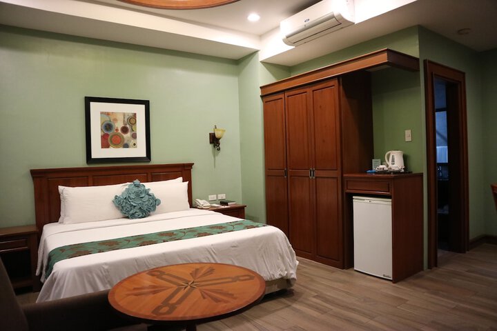Room 28 of 90