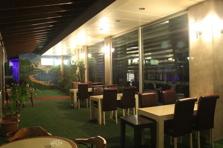 Dining 64 of 65