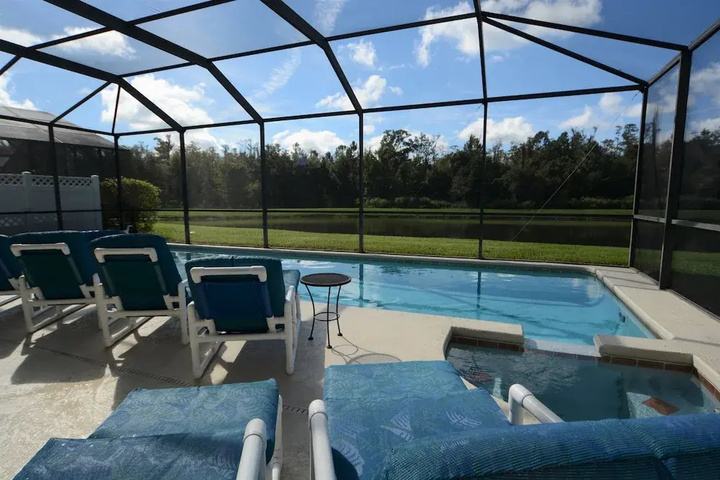 Pool 13 of 22
