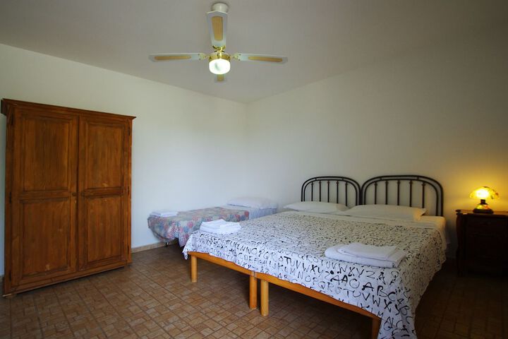 Room 5 of 52