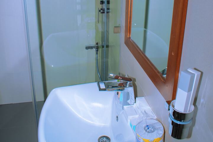 Room 18 of 27
