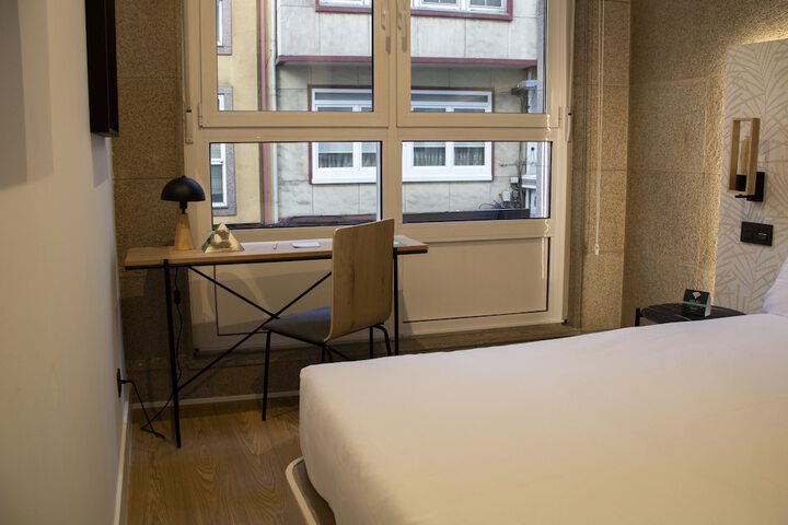 Room 10 of 40