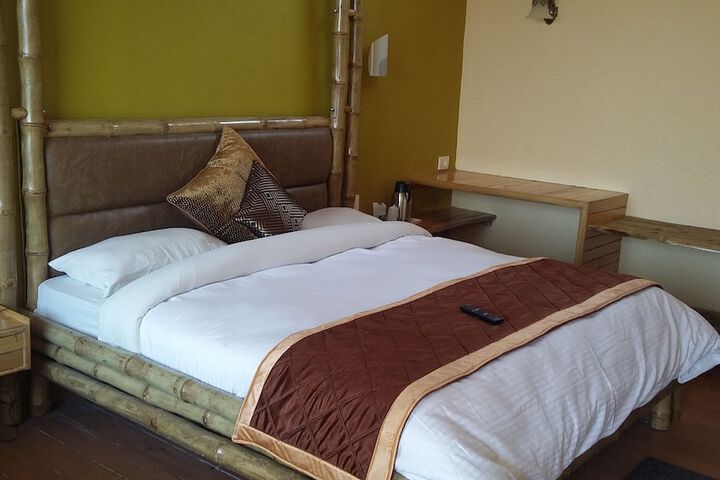 Room 2 of 33