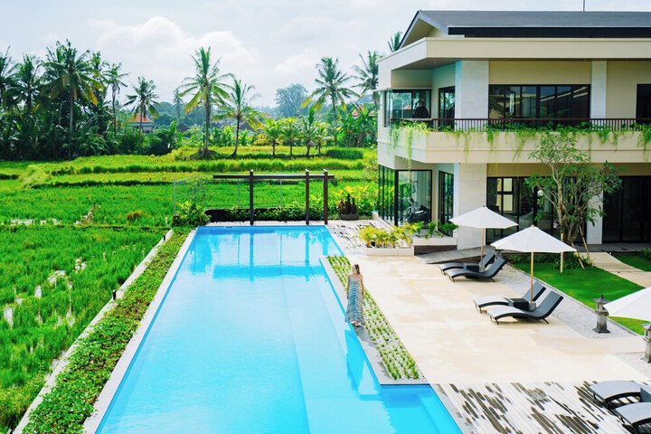 Pool 47 of 61