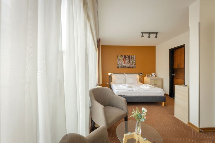 Room 4 of 56