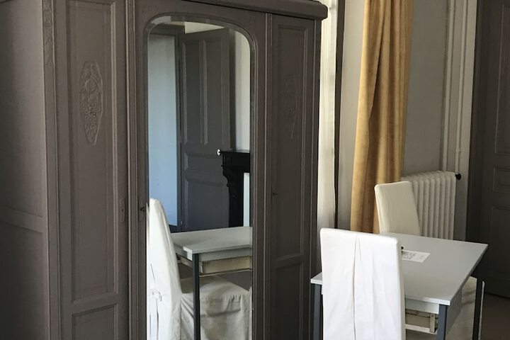 Room 9 of 34