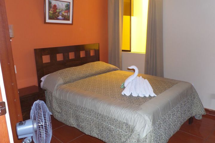 Room 2 of 32