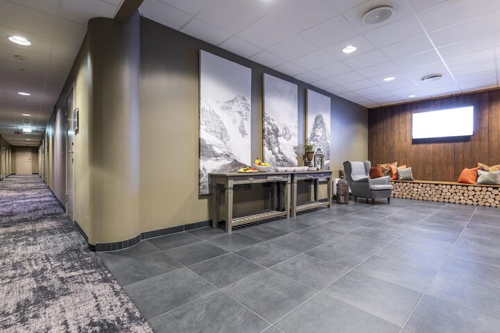 Business Center 237 of 247