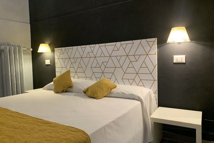 Room 16 of 50