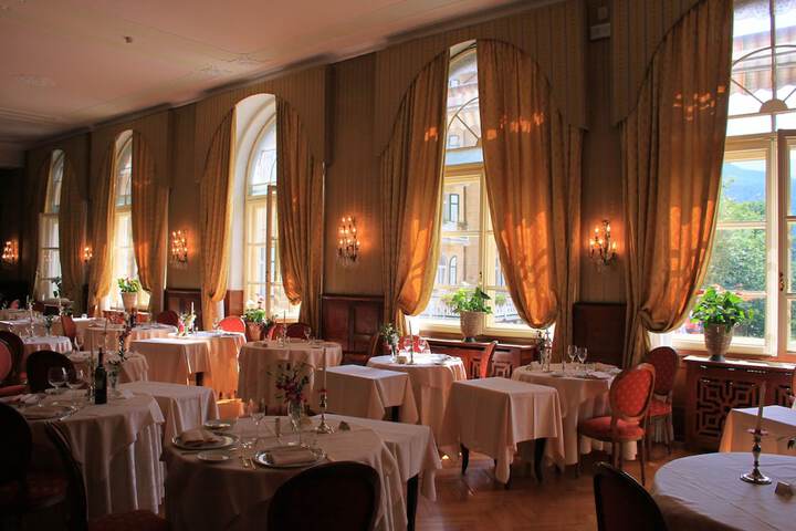Dining 112 of 161