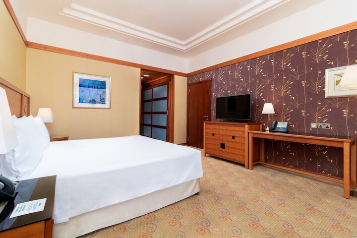 Room 26 of 358