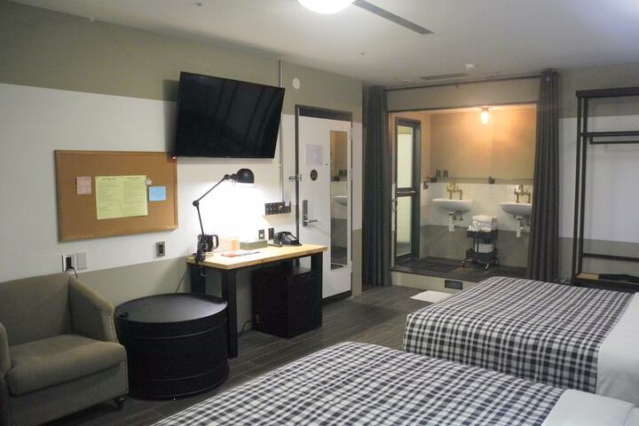 Room 20 of 107