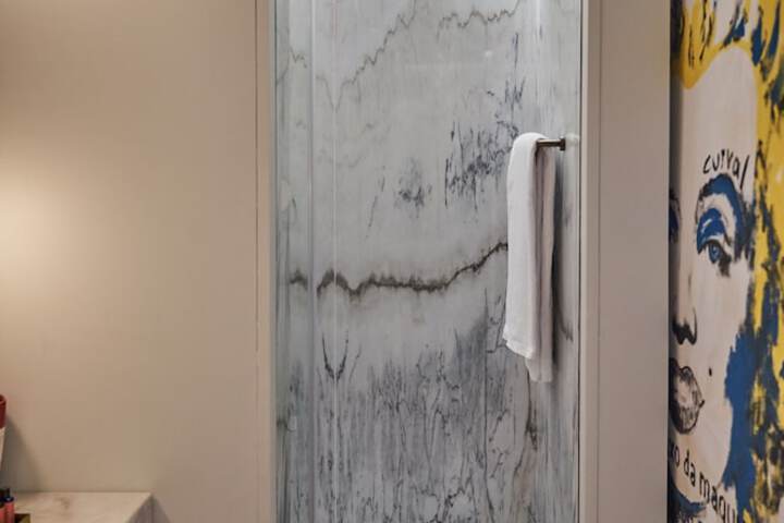 Room 100 of 204