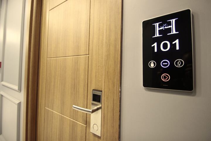 Room 18 of 87