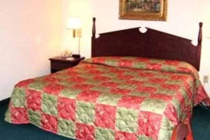 Room 5 of 12