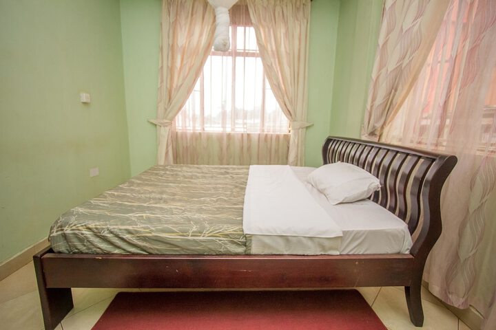Room 8 of 38