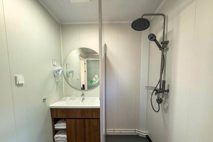 Room 62 of 109