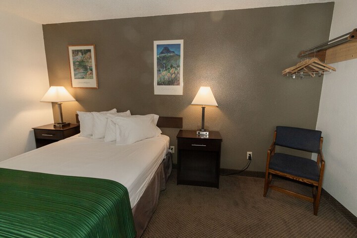 Room 8 of 15