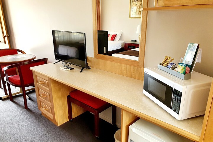 Room 6 of 52