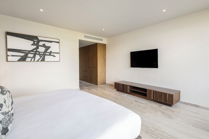 Room 31 of 179