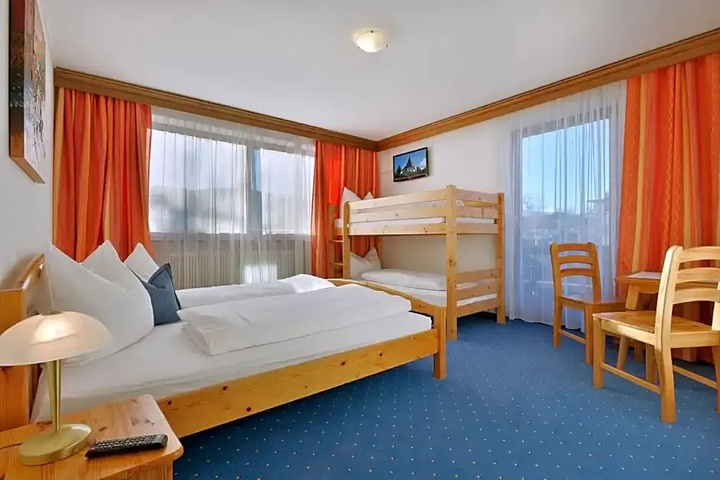 Room 3 of 19