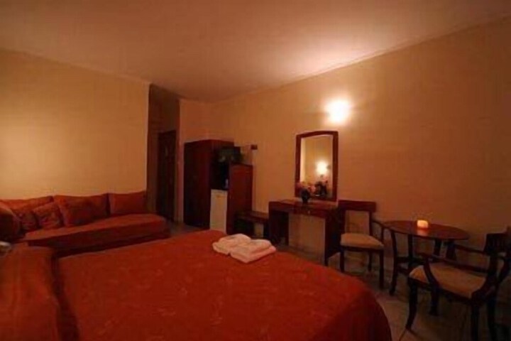 Room 5 of 27