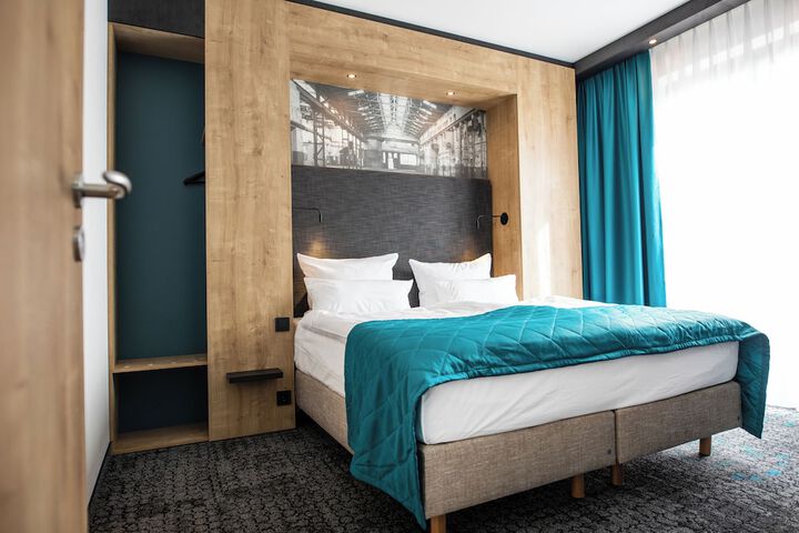 Room 13 of 39