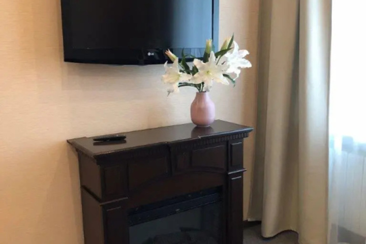Room 9 of 18