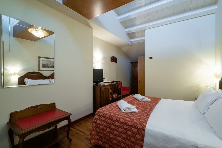 Room 18 of 73