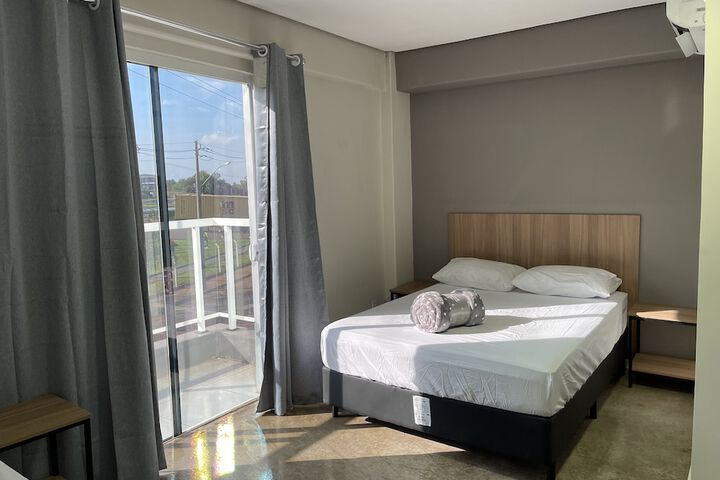 Room 9 of 80