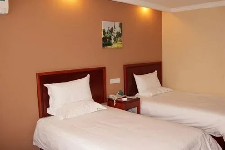 Room 5 of 15