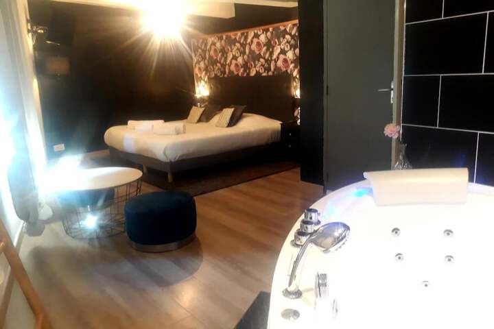 Room 8 of 26