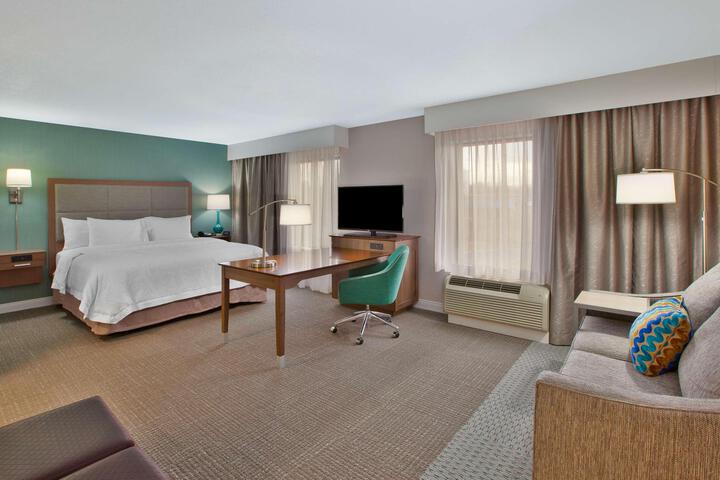 1 King Hearing Accessible with Sofa Bed (6 of 9)