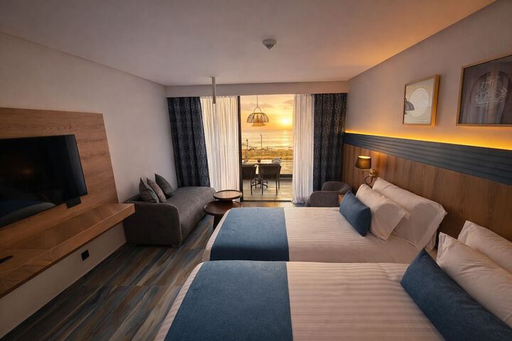Room 10 of 117