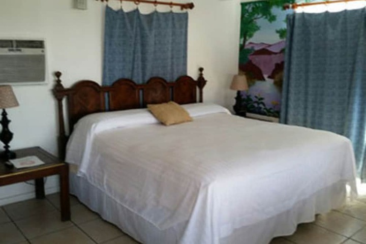 Room 6 of 32