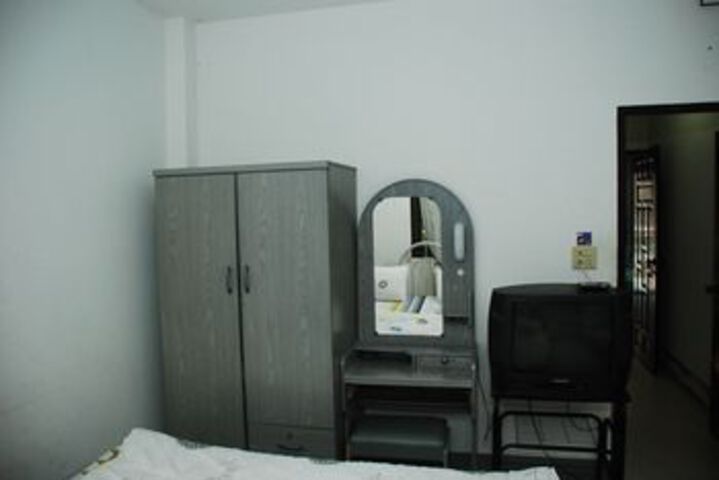 Room 25 of 28