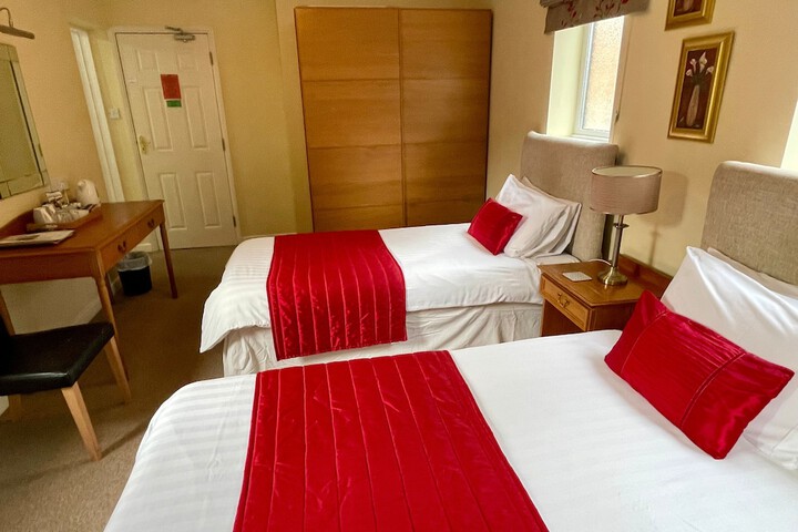 Room 16 of 33