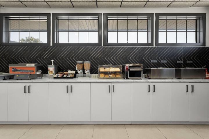 Breakfast/Coffee Service 18 of 26