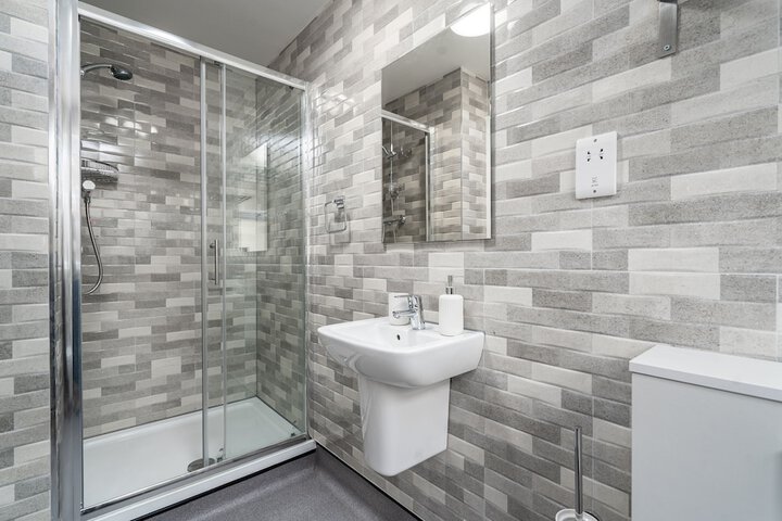 Room 15 of 25