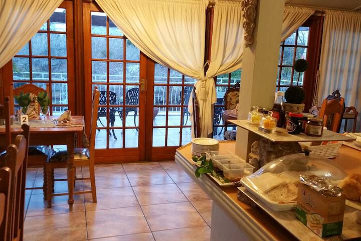 Dining 38 of 50