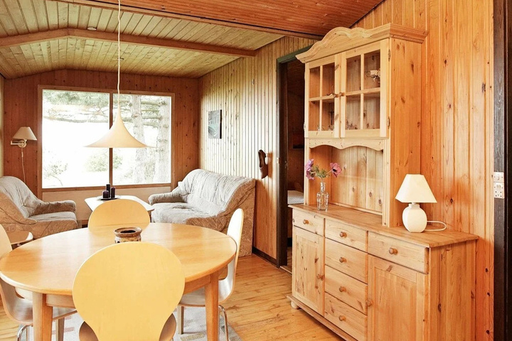 Room 4 of 13