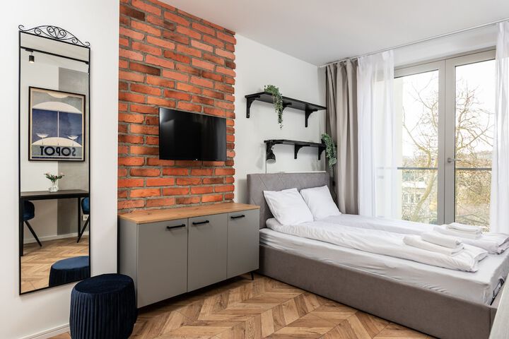 Room 15 of 111