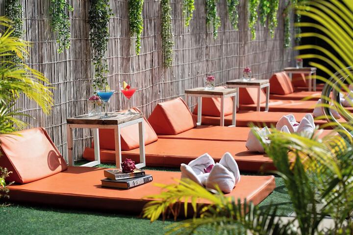 Sundeck 81 of 84